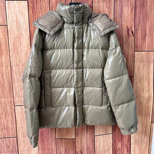 This Moncler down jacket is suitable for both men and women